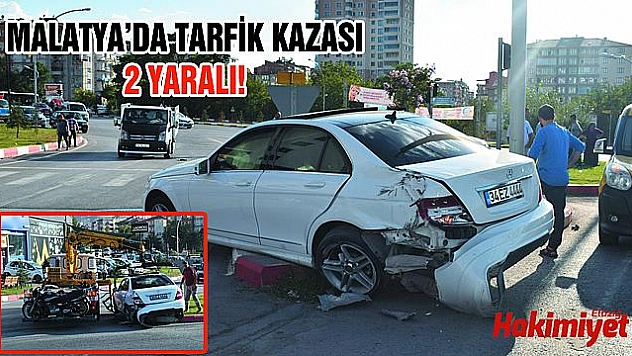 HAFİF TİCARİ ARAÇ İLE OTOMOBİL ÇARPIŞTI: 2 YARALI