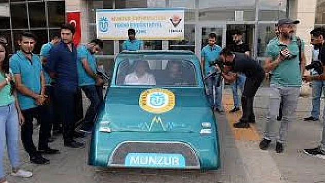 TUNCELİ'DE ÖĞRENCİLER ''MUNZUR''İSİMLİ ELEKTRİKLİ ARAÇ YAPTI