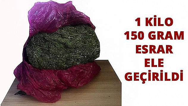 Kaputa gizlenen 1 kilo 150 gram esrar ele geçirildi