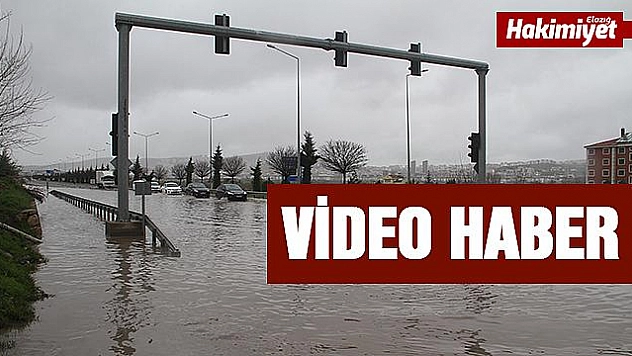 Kuvvetli yağışla, karayolu ve tarla su altında kaldı