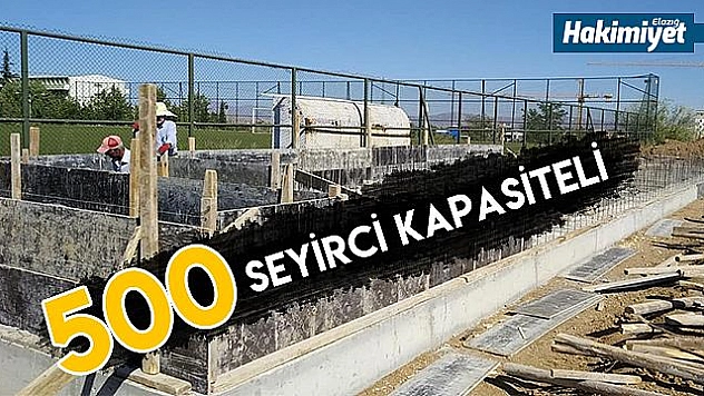 FÜ Sentetik sahaya tribün