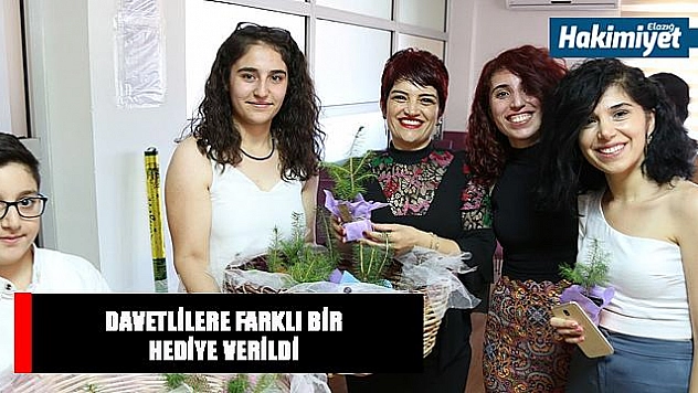 Nikah şekeri yerine fidan dağıttılar