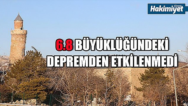 Pisa kulesinden daha fazla eğik olan minare, depremden etkilenmedi