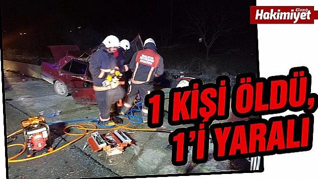 Otomobil tıra çarptı: 