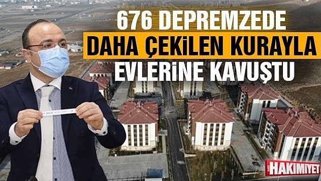 Elazığ'da 676 depremzede daha çekilen kurayla evlerine kavuştu