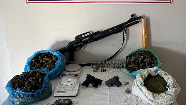 21 Yıl Hapis Cezası Bulunan 2 Zanlı, Saklandıkları Evlerde Yakalandı