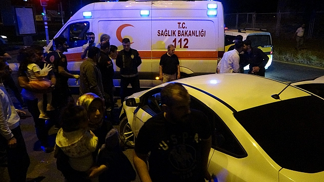 3 Otomobil Kazaya Karıştı