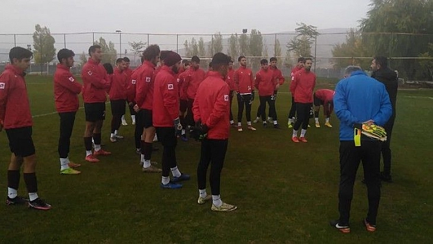 4 futbolcu ayrı çalıştı