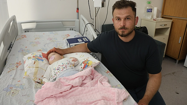 5 aylık bebeğin parmağı serum çıkarılırken koptu