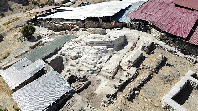 5 bin yıllık Harput Kalesi'nde çalışmalar tüm hızıyla sürüyor