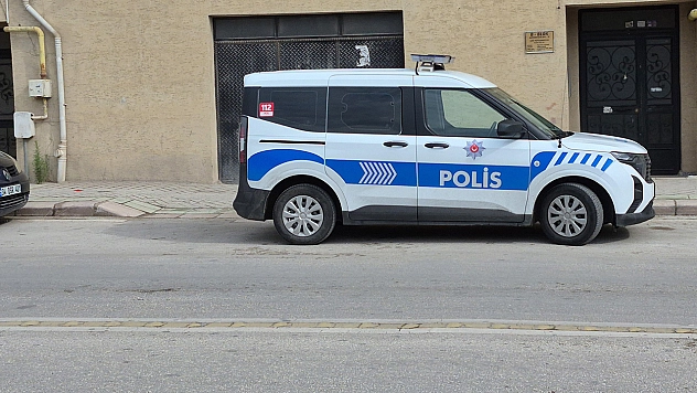 58 yaşındaki adamın cesedini evde annesi buldu