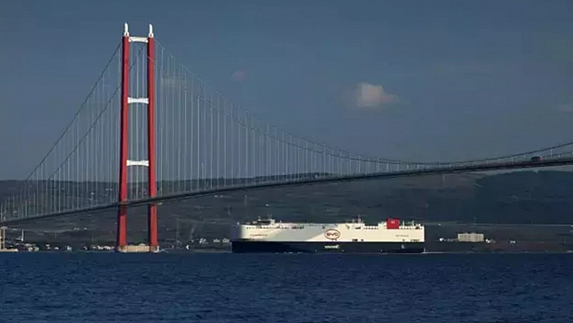 7 bin araç taşıyan dev gemi Türkiye'de