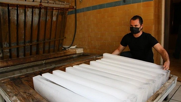 76 yıldır buz satarak para kazanıyorlar