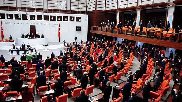 Adayım, Parti Arıyorum!