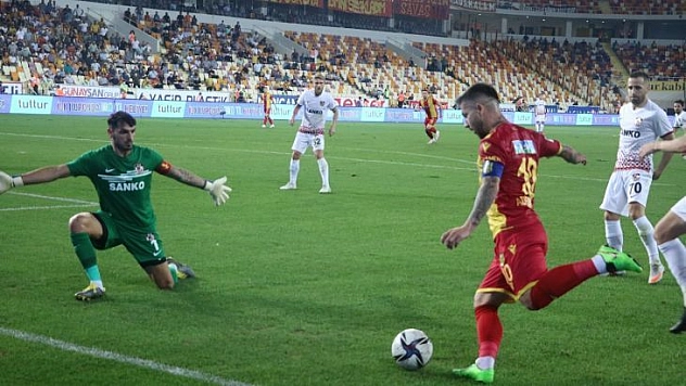 Adem Büyük, Yeni Malatyaspor formasıyla 100. maçına çıktı