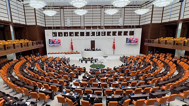 Ahlaka aykırı durumlara hapis cezası geliyor