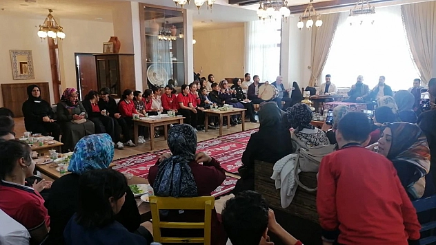'Ailemle Okuyorum' Temalı Kitap Okuma Atölyesi yoğun ilgi gördü