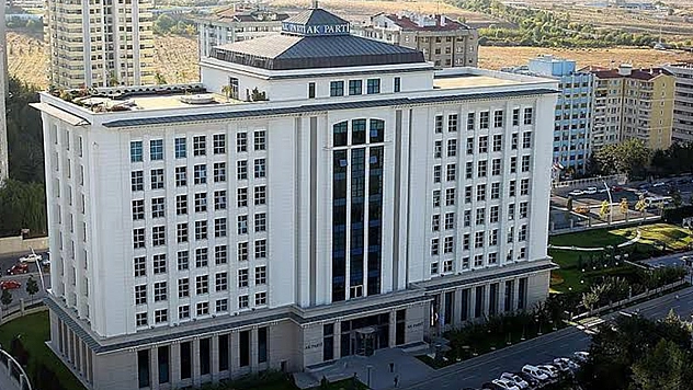 Ak Parti'de Son Gün Cuma