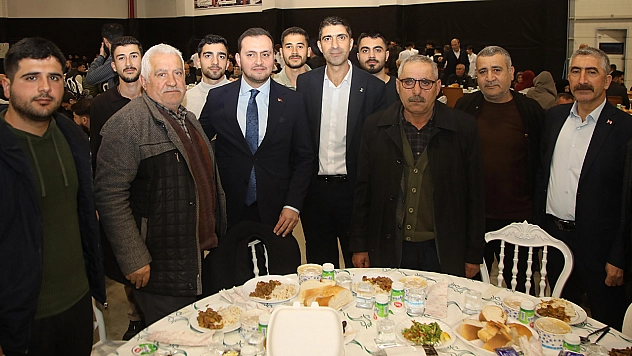 AK Parti'den Bayramda ilçelerde güçlü buluşma
