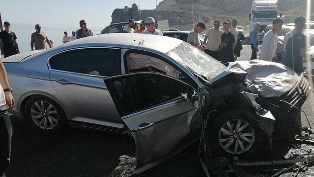 Ak Partili Başkan Feci Kazada Hayatını Kaybetti!