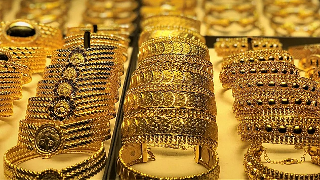 Altın yatırımcıları dikkat! Altında yeni tahminler açıklandı