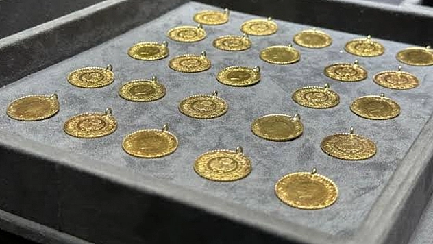Altın yatırımcıları dikkat! Altında yeni hedefler açıklandı