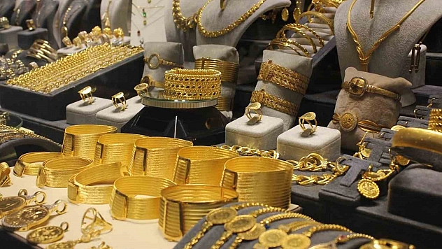 Altın yatırımcılarını ilgilendiriyor! İşte 2027 yılı altın tahmini