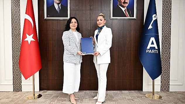 Anahtar Parti Elazığ İl Kadın Kolları Başkanlığı'na Burcu Güngör atandı