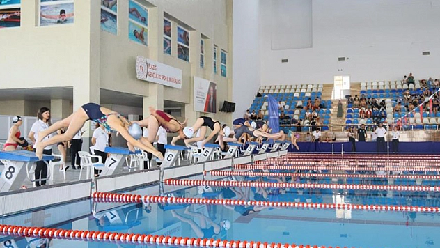 Analig yüzme heyecanı Elazığ'da!