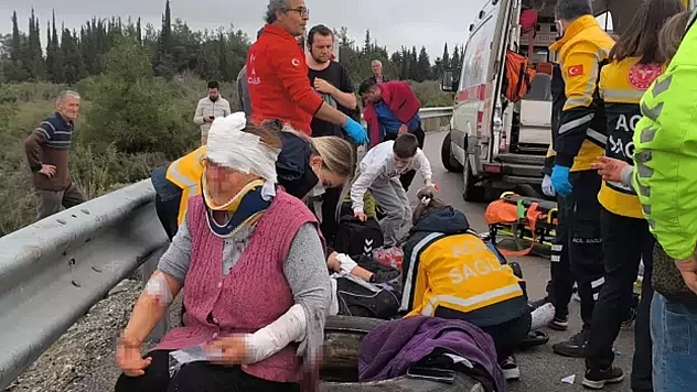 Antalya'da korkunç kaza: Çok sayıda ölü ve yaralı