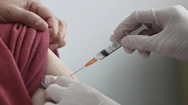 Aşıda yeni aşama: Bir yaş gurubu daha programa dahil edildi