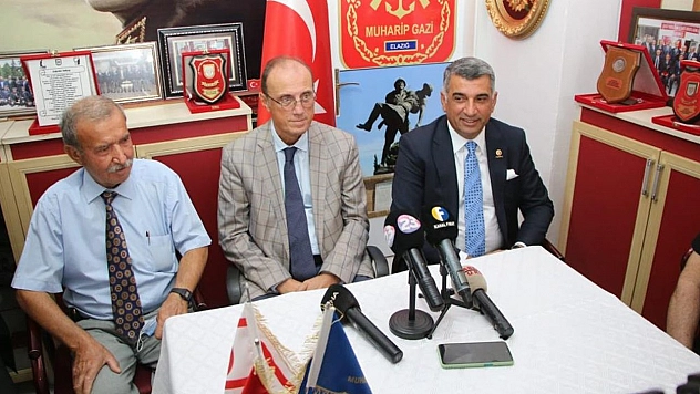 Babası Kıbrıs Harekatını başlatmıştı, oğlu Kıbrıs gazileriyle bir araya geldi