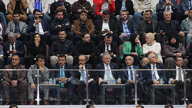 Bakan Bak, Malatya'da Şampiyonlar Kupası maçını izledi