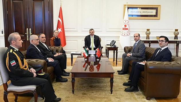 Bakan Çiftci, İran'ın Ankara Büyükelçisi'ni kabul etti