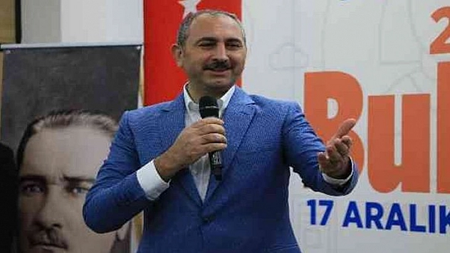 Bakan Gül Gençlerle Buluştu