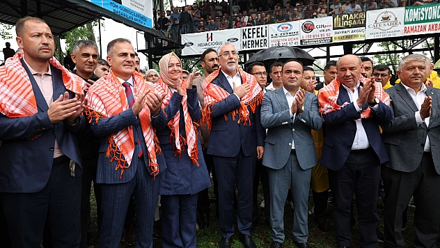 Bakan Işıkhan, Seydikemer'de yağlı güreş heyecanına ortak oldu