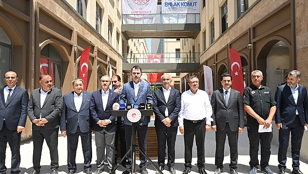 Bakan Kurum: '300 bininci konutumuzun anahtarını Malatya'da teslim edeceğiz'
