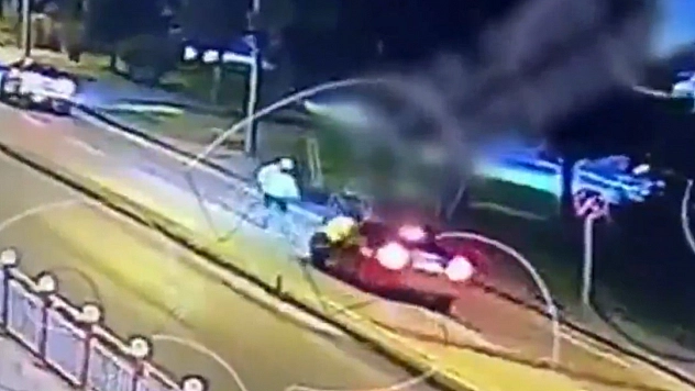 Bakan Yerlikaya duyurdu: Polisin üzerine araç süren sürücü tutuklandı