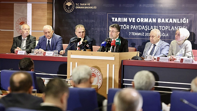 Bakan Yumaklı Muğla'da sektör temsilcileriyle bir araya geldi