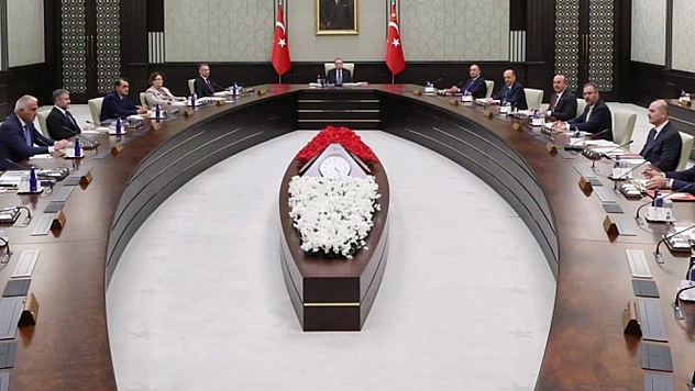 Bakanlıkta İsmi Geçenler