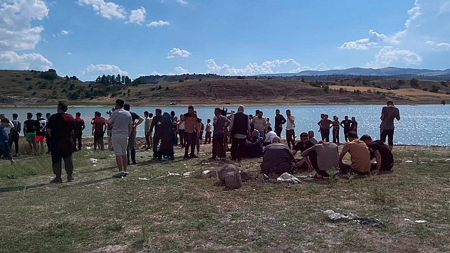 Baraja Giren 3 Kişi Boğularak Can Verdi