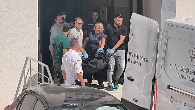 Barışma bahanesiyle geldi, önce eski kız arkadaşını sonra kendini vurdu