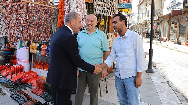 Başkan  Alan, çarşı esnafını ziyaret etti
