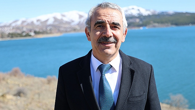 Başkan Bozcan: 'Davos'a gitmeye gerek yok Hazar Gölü'ne gidelim'