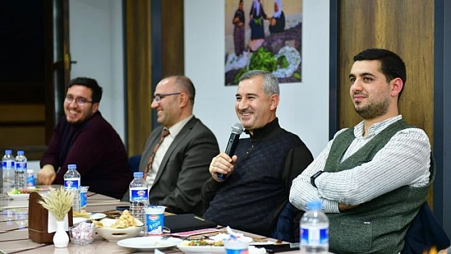 Başkan Çınar, AK Partili gençleri ağırladı