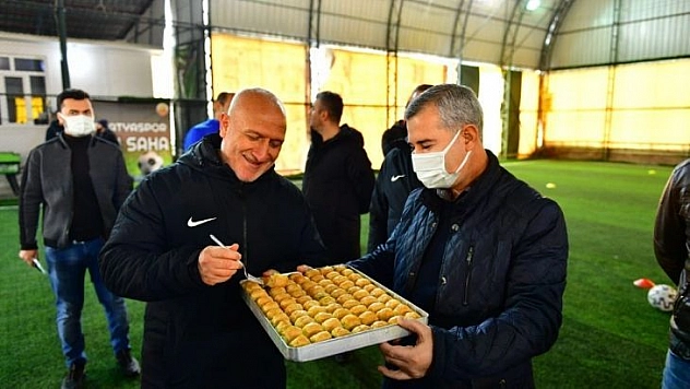 Başkan Çınar, Yeşilyurt Belediyespor'a moral ziyaretinde bulundu