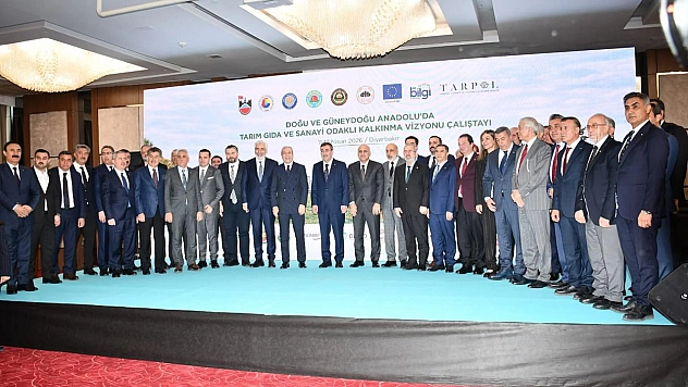 Başkan Dumandağ Cumhurbaşkanı Yardımcısı Yılmaz ile Elazığ'ı konuştu