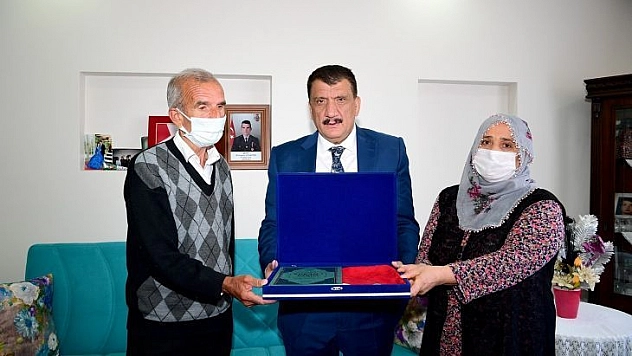 Başkan Gürkan'dan şehit ailelerine ziyaret