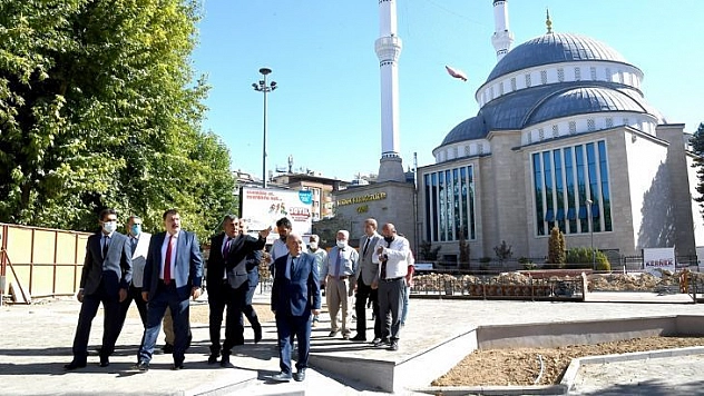 Başkan Gürkan, Kernek Meydanı'ndaki çalışmaları inceledi