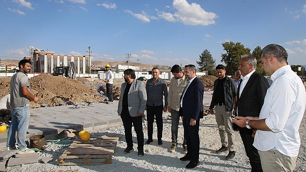 Başkan Şerifoğulları Doğu Park'ta incelemelerde bulundu